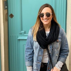 Meet your Posher, Casey